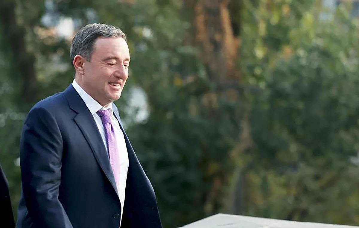 Ֆասթ Բանկը, ի դեմս Վահե Բադալյանի, 50մլն դրամի աջակցություն է ցուցաբերել Մատենադարանին