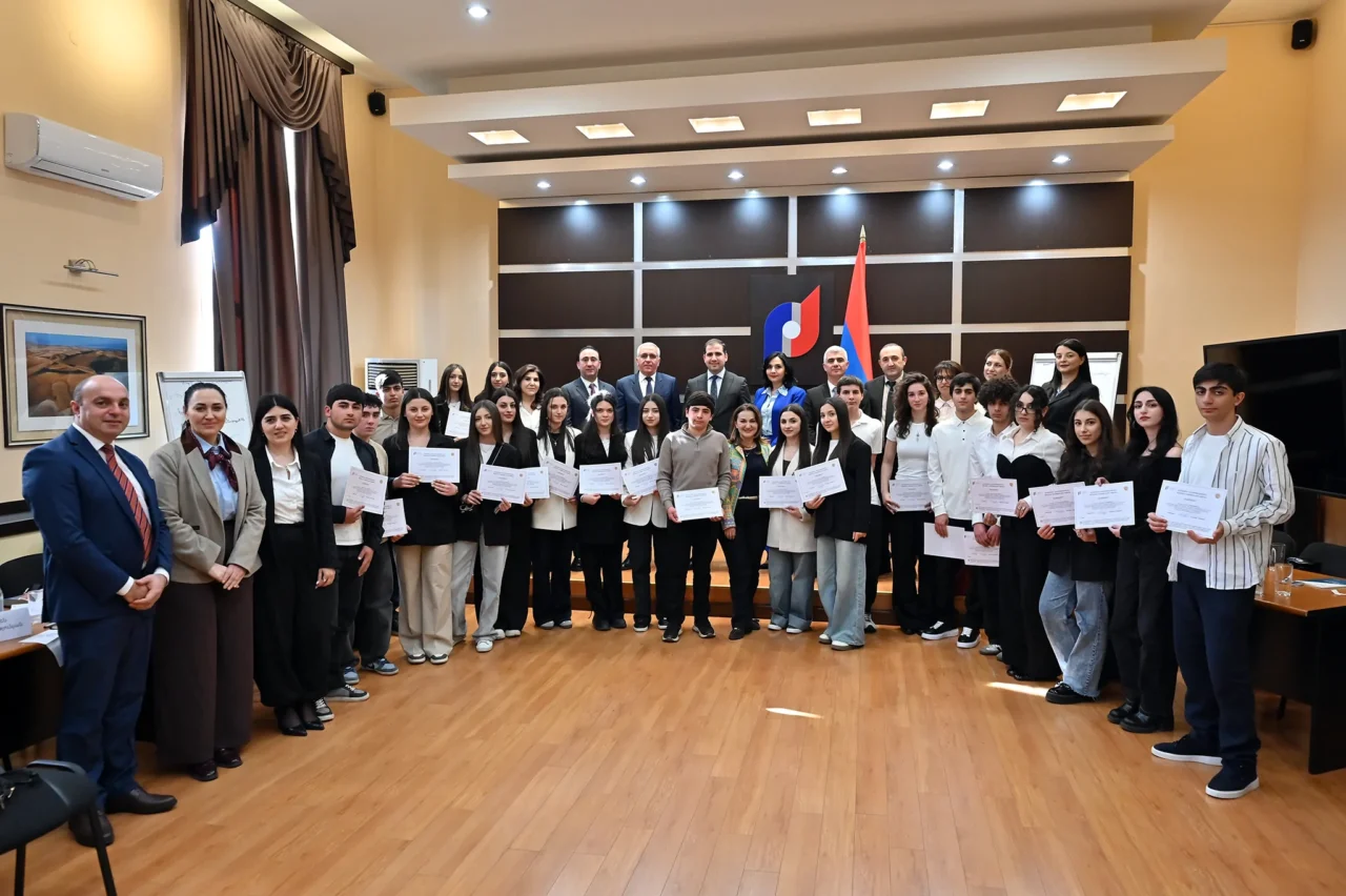 Հարկ վճարելու մշակույթն ու գիտակցումը ձևավորվում են դպրոցից․ ՊԵԿ-ում հյուրընկալվել են դպրոցականները