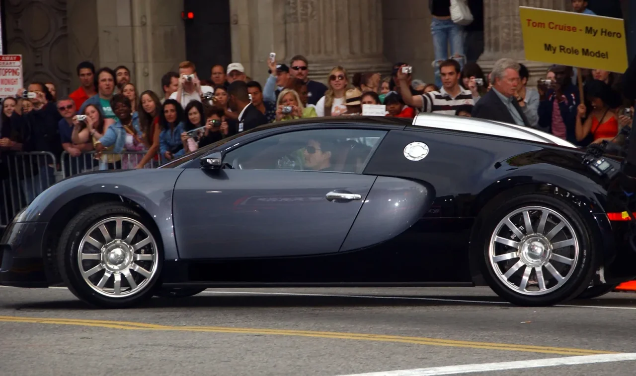 Ինչու են Թոմ Քրուզին արգելել Bugatti ավտոմեքենաներ գնել