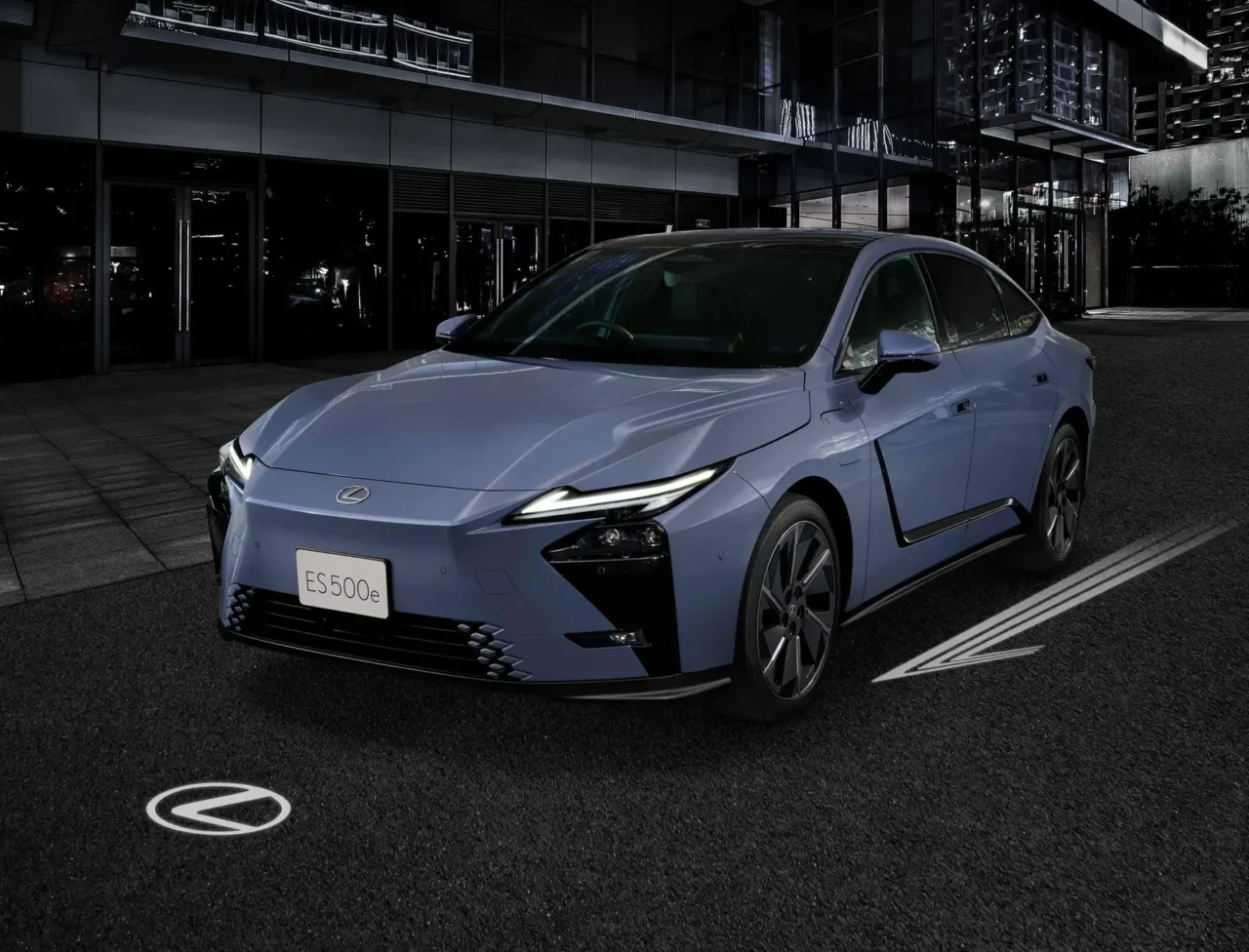 Lexus-ը թարմացրել է ES սեդանը