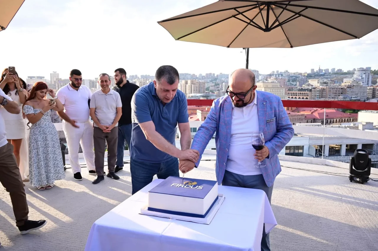 Firdus Prime Residence-ում նշվել է Լոտ 10 և Լոտ 11 մասնաշենքերի Տանիքի տոնը