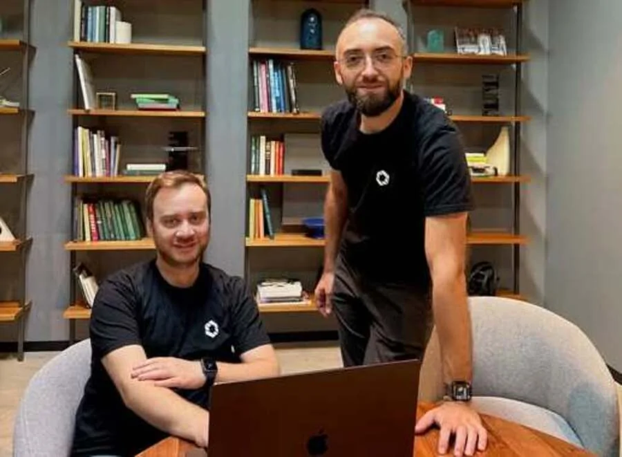 Հայ հիմնադիրներով AI ստարտափ Modelence-ը մեկնարկել է Product Hunt-ում