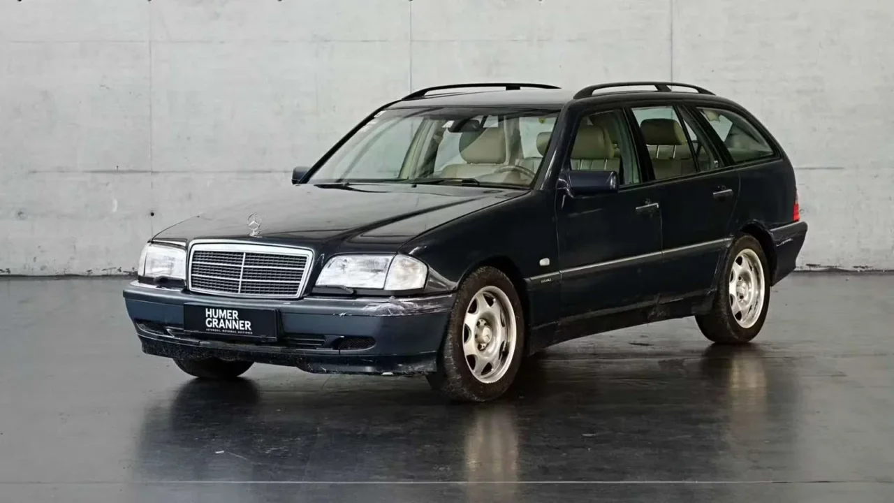 Գտնվել է Նիկի Լաուդայի Mercedes-Benz-ը․ ավտոմեքենան վաճառվել է աճուրդում