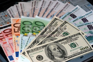 Банк России: официальный курс рубля к доллару и евро на 13 февраля 2010 года