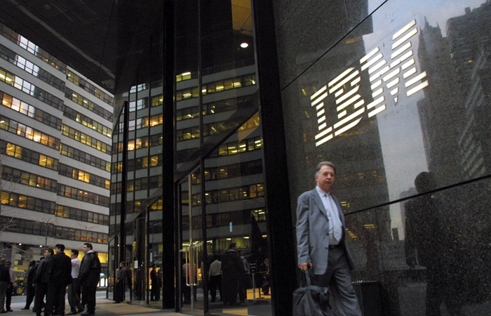 Выручка IBM увеличилась на 2%