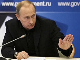 Путин: Россия из экономического кризиса пока не вышла