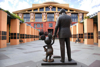 Чистая прибыль Walt Disney Co. увеличилась на 20% по итогам завершившегося финансового года