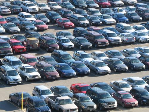Продажи новых легковых машин в России выросли на 28,5%