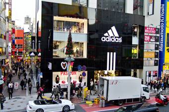 Сеть магазинов  Adidas в России и СНГ расширится