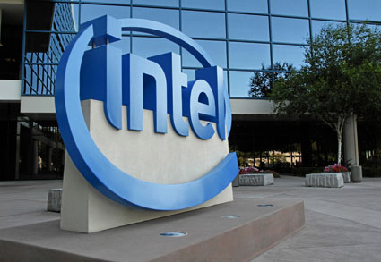 Чистая прибыль Intel выросла до рекордного уровня