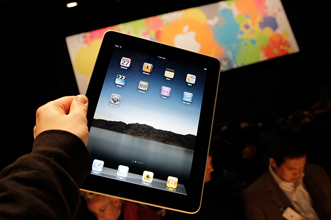 Планшет iPad позволит Apple выбиться в лидеры рынка компьютеров до середины 2012 г.