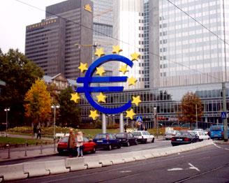 ЕЦБ увеличит штат сотрудников в два раза в течение 4 лет