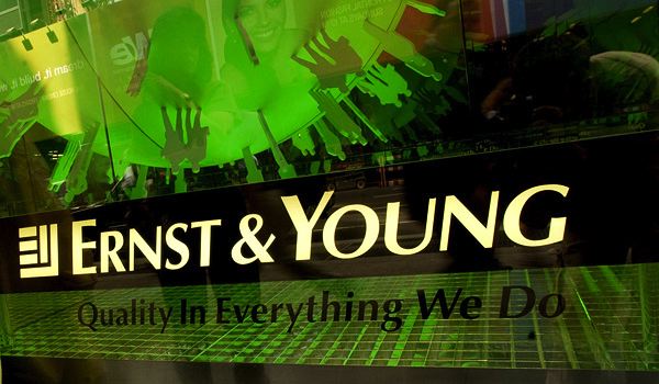 Ernst & Young наймет 3,7 тыс. новых сотрудников в Британии