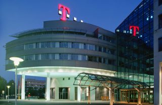 Deutsche Telekom может уволить до 6 тысяч сотрудников