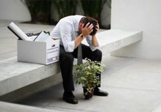 В США число требований пособия по безработице за неделю выросло до 368 тыс.