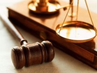 Детройт обвиняeтся в нарушении прав кредиторов