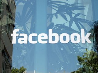 Facebook планирует создать сеть мобильной рекламы