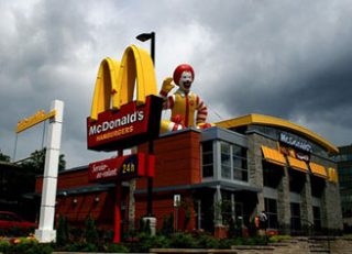 McDonalds заплатит инвесторам 20 млрд. долл. за три года