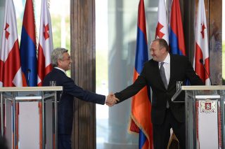 В резиденции Президента Грузии состоялась официальная церемония встречи Президента Сержа Саргсяна