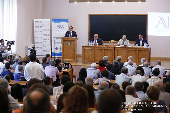 С участием Премьер-министра стартовала годовая научная конференция Армянского экономического общества