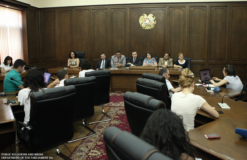 Армянские и российские парламентарии о вопросы развития малого и среднего предпринимательства в РА и РФ