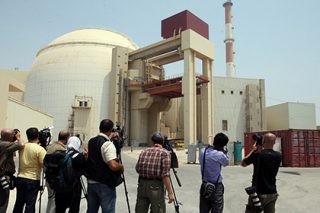 Россия построит для Ирана еще два блока на АЭС в Бушер