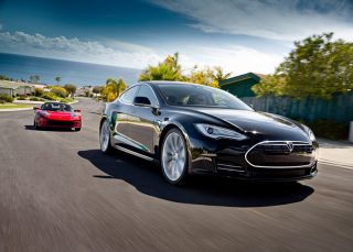 Tesla – самый дорогой автопроизводитель в США