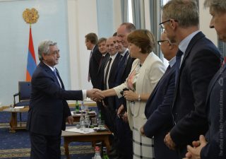 Президент Саргсян принял делегацию участников ежегодной встречи стран подгруппы МВФ и ВБ, возглавляемой Бельгией и Нидерландами