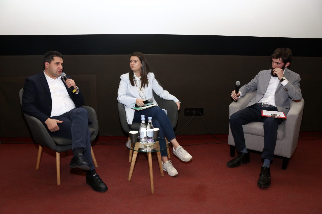 Руководители Ucom и «Teach for Armenia» приняли участие в дискуссии на тему «Технологии во имя образования»