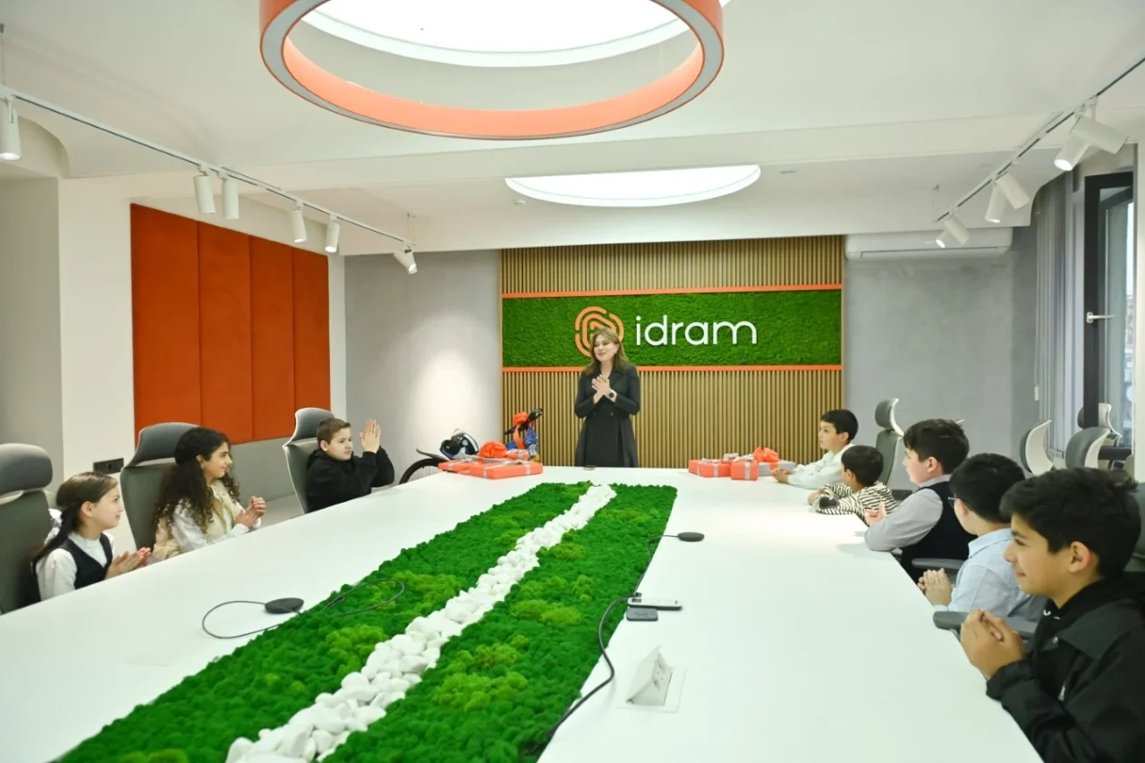 Участники Idram Junior получили призы: завершился первый конкурс финансовой грамотности Junius 4