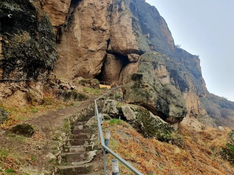 Компания Viva присоединяется к созданию музея в пещере