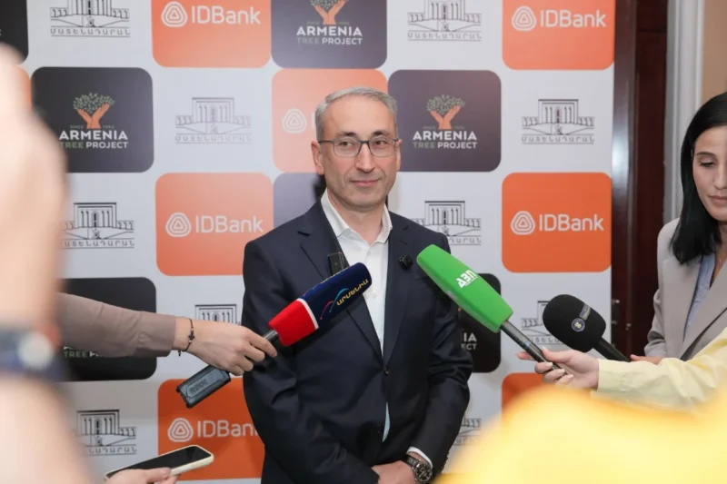 В рамках мероприятий, посвященных 35-летию IDBank-а, банк подписал меморандум о сотрудничестве с Матенадараном 1